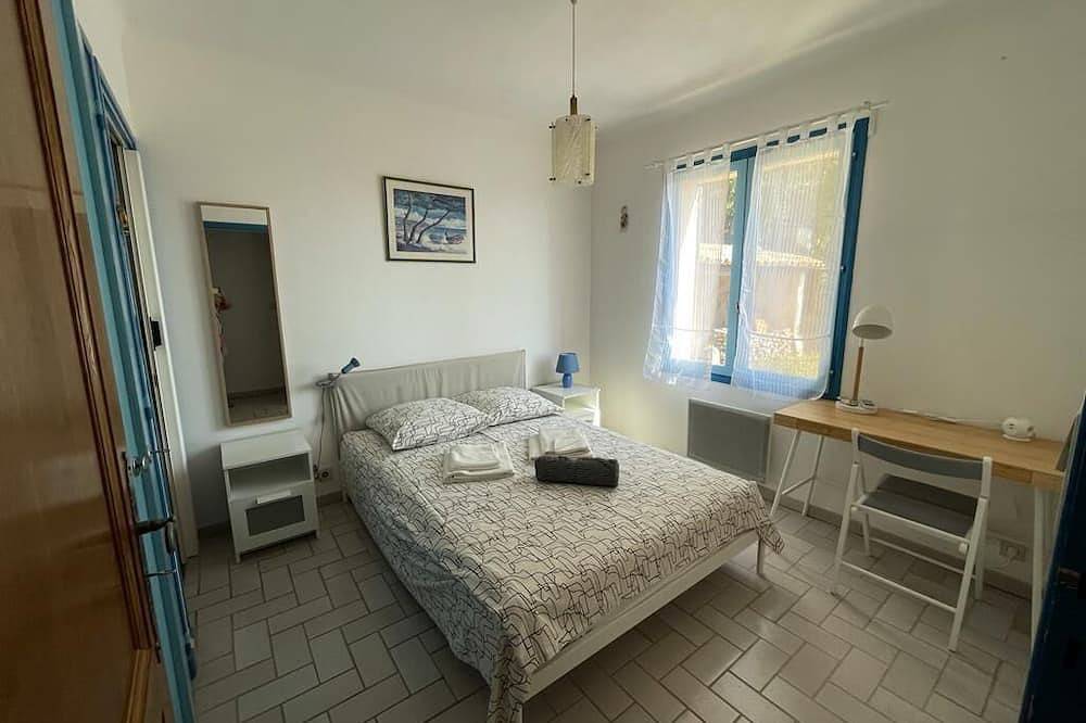 Family house, swimming-pool, panoramic view to Cannes bay and Esterel mountain in Spéracèdes, Cannes und Umgebung