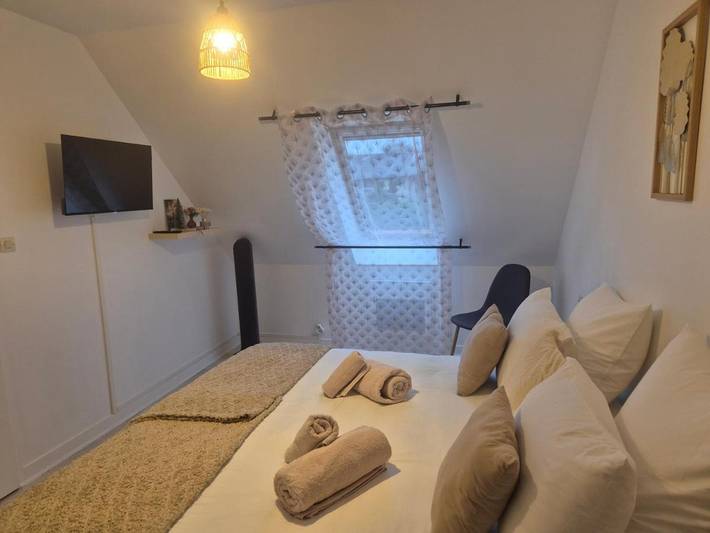 Location de vacances pour 2 personnes, avec jardin ainsi que vue et terrasse à Le Cloître-Saint-Thégonnec - 2
