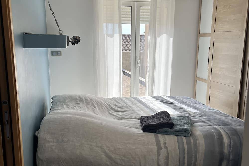 Magnificent villa Chloéline: Swimming pool and superb view in Le Pin, Nimes und Umgebung