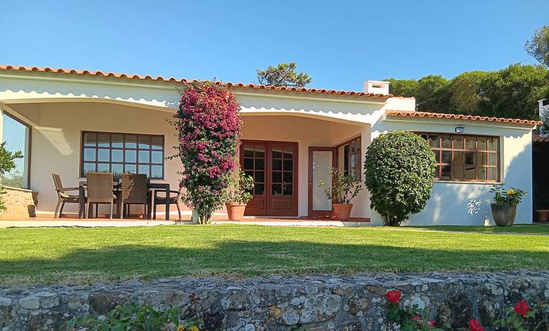 Ferienhaus 'Casa Do Moinho' mit Meerblick, WLAN und Klimaanlage in Colares, Costa de Lisboa