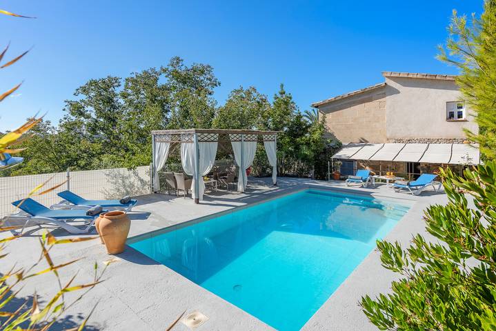 Villa für 4 Personen, mit Terrasse und Garten - 1