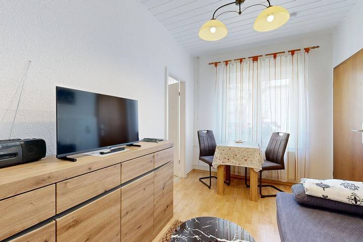 Ganze Wohnung, Strandnahe Ferienwohnung für 2 Personen mit Strandkorb in Ostseebad Binz, Binz