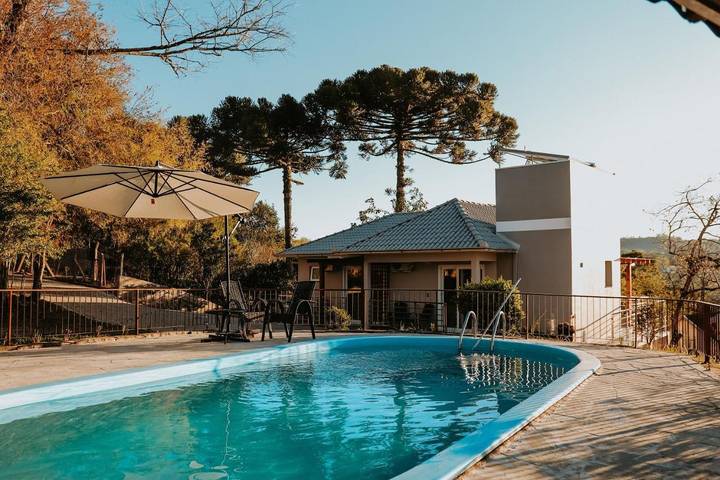 Casas e apartamentos de temporada para 2 pessoas, com jardim e balcão e ainda piscina em Bento Gonçalves