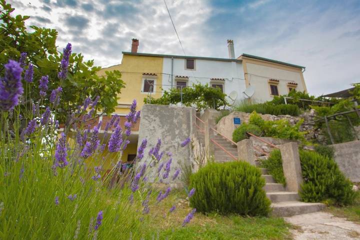 Ferienwohnung für 4 Personen, mit Garten und Ausblick