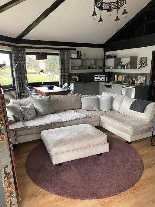 Ferienwohnung für 2 Personen, mit Balkon und Ausblick in Berg (Oberbayern)