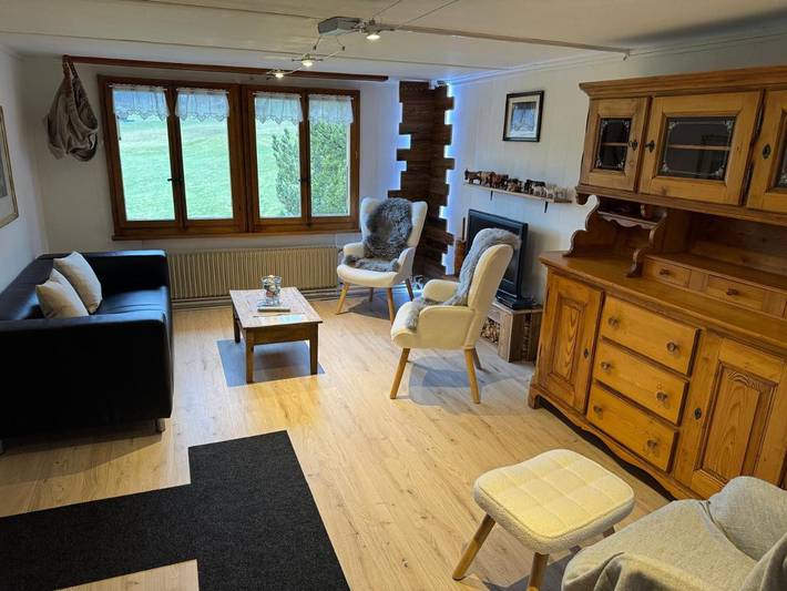 Ferienwohnung für 6 Personen, mit Terrasse und Garten sowie Ausblick in Frutigen