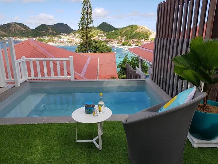 Location de vacances pour 2 personnes, avec terrasse ainsi que vue et piscine à Terre-de-Haut - 3