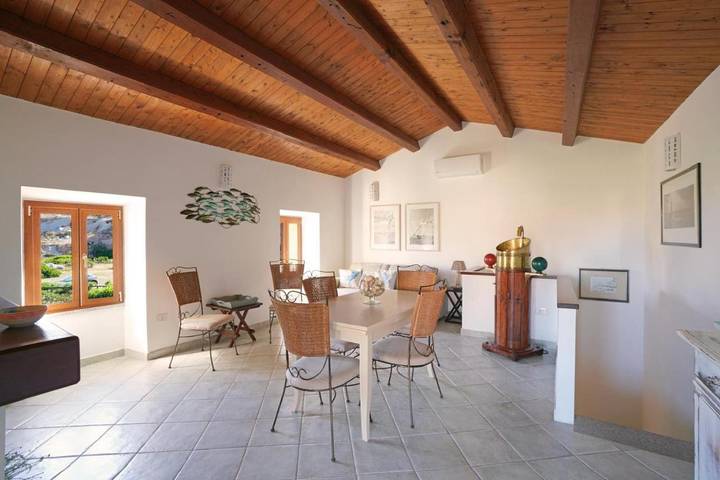 Villa pour 7 personnes, avec jardin et vue, animaux acceptés dans La Maddalena - 4