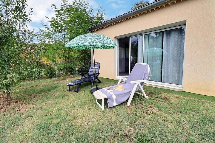 Location de vacances pour 4 personnes, avec terrasse, animaux acceptés à Pradons - 2