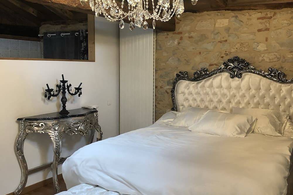 Maison de Village Médiéval en Pierre Animaux Acceptés in Saint-Antonin-Noble-Val, Macizo Central
