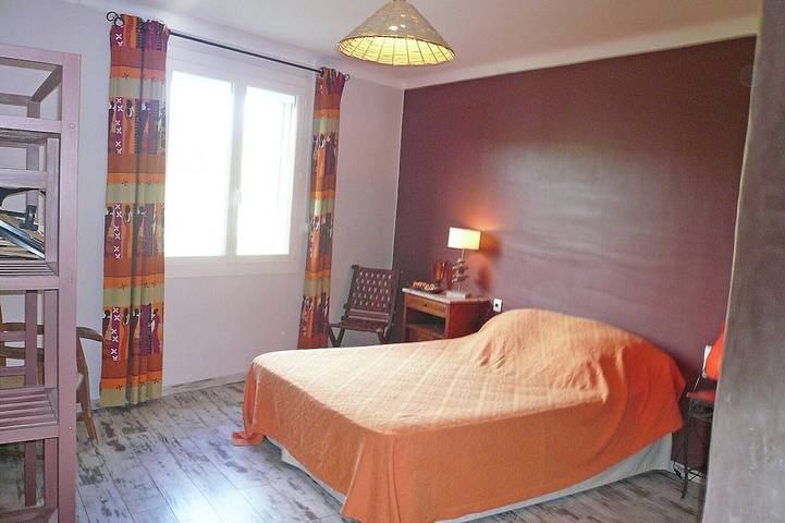 Location de vacances pour 7 personnes, avec jardin ainsi que piscine et terrasse à Talairan - 2