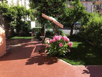 Maison d’hôte pour 2 personnes, avec terrasse ainsi que vue et jardin dans Finale Ligure
