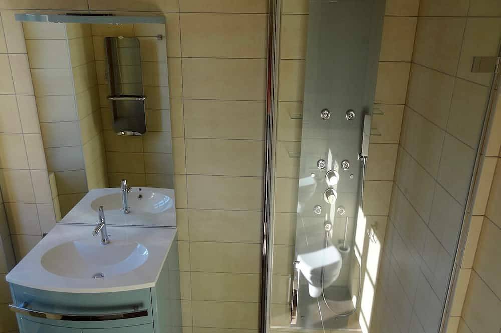 Entire apartment, Ferrassières Vacation Home in Ferrassières, Nyons region