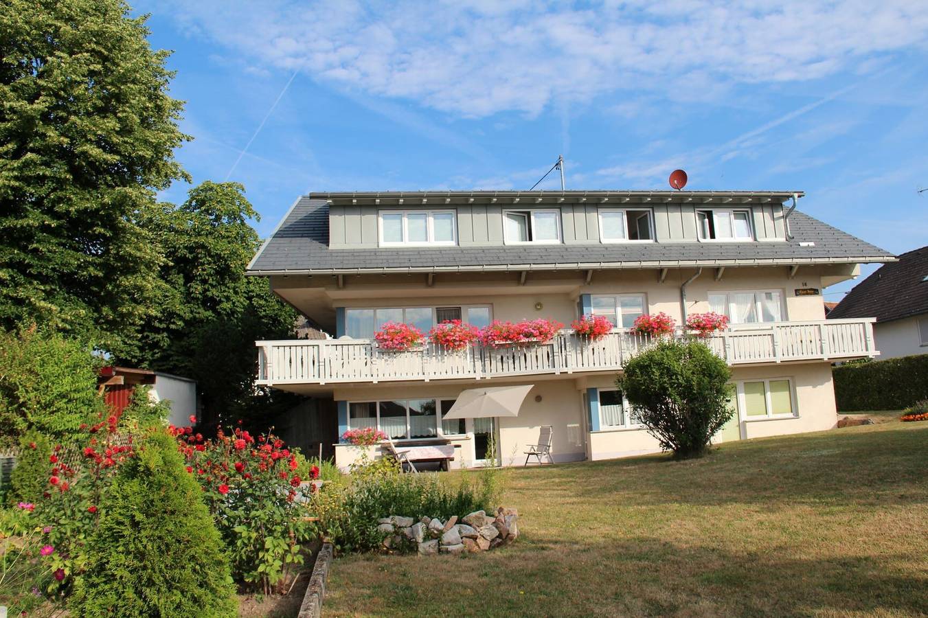 Ganze Wohnung, Ferienwohnung 'Schwalbennest' mit großem Balkon in Birkendorf (Ühlingen-Birkendorf), Ühlingen-Birkendorf
