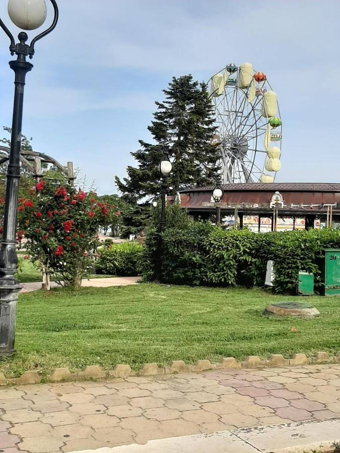 Ferienwohnung für 5 Personen, mit Balkon und Terrasse sowie Garten und Ausblick am Goldstrand - 2