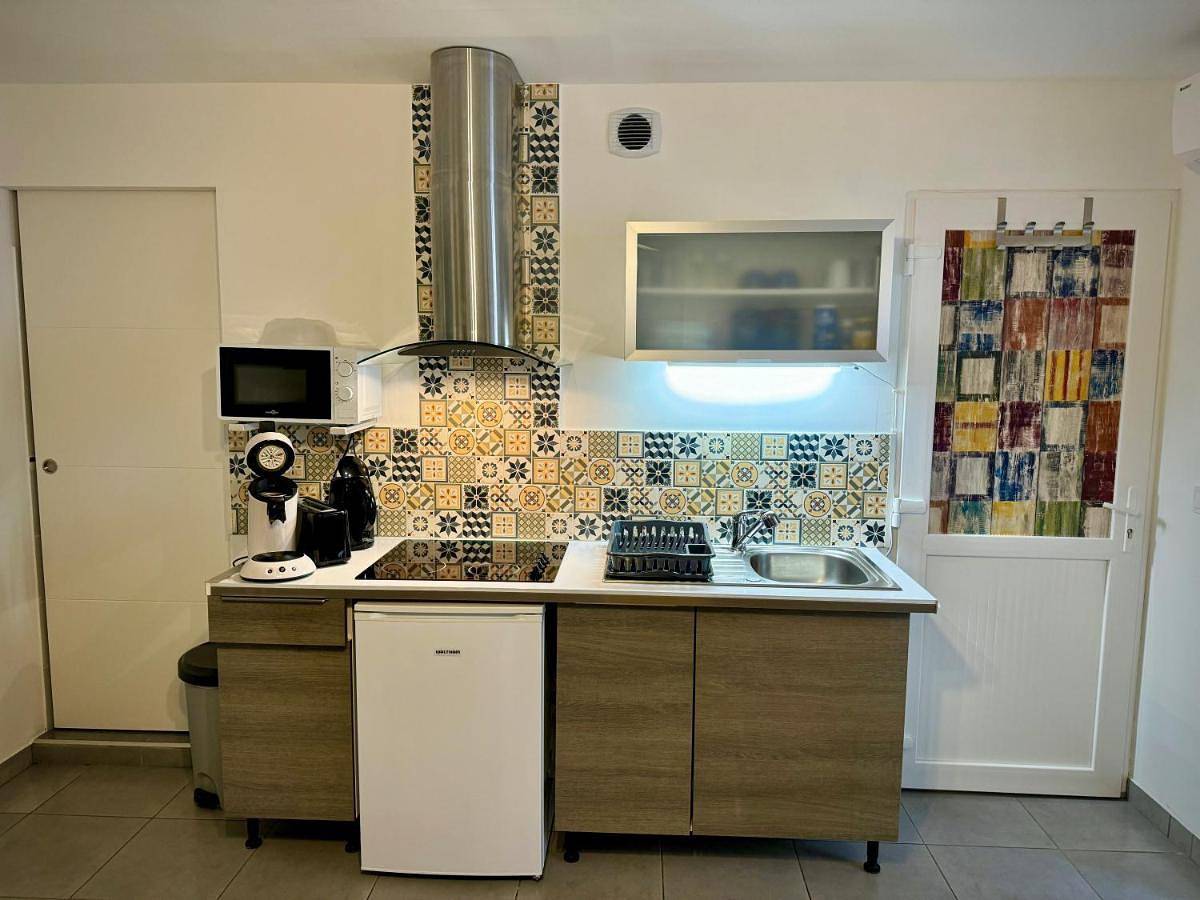 Appartement entier, La galerie du peintre in Saint-Laurent-de-la-Salanque, Côte d'Améthyste
