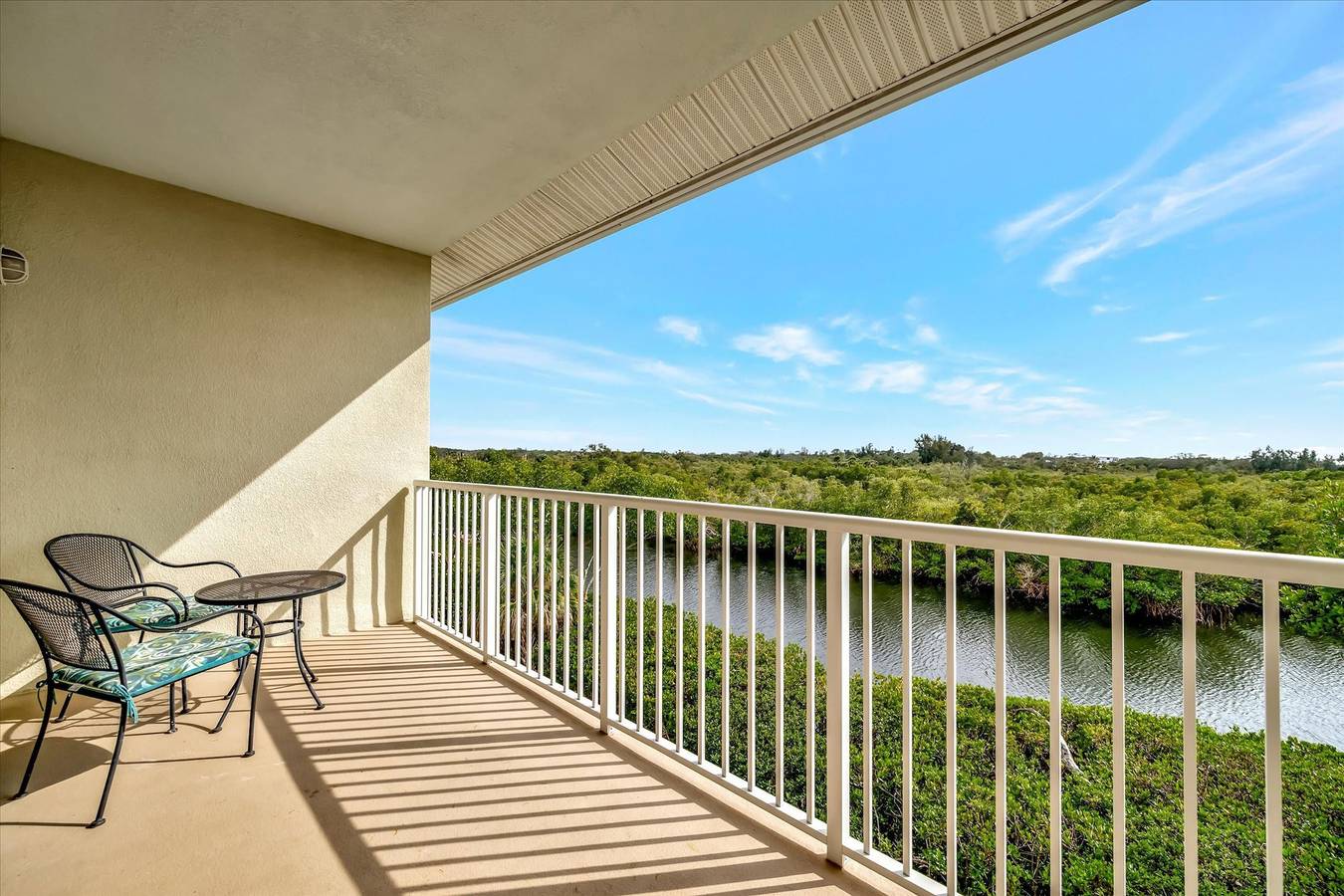Apartamento entero, Sunrise Waterfront 2Br Townhome - Pool   Private Terraces in Tampa Bay