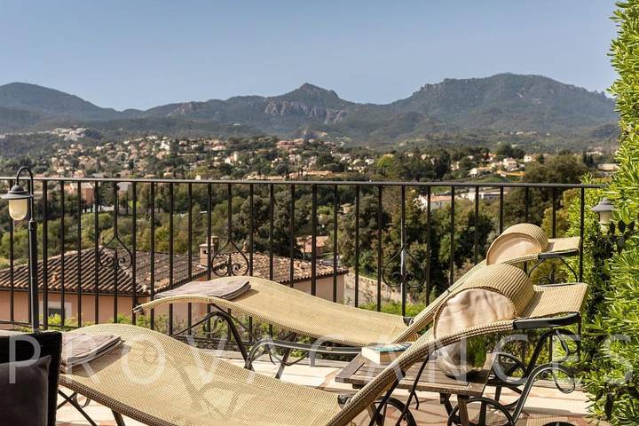 Villa pour 6 personnes, avec piscine et balcon/terrasse à Mandelieu-la-Napoule - 3