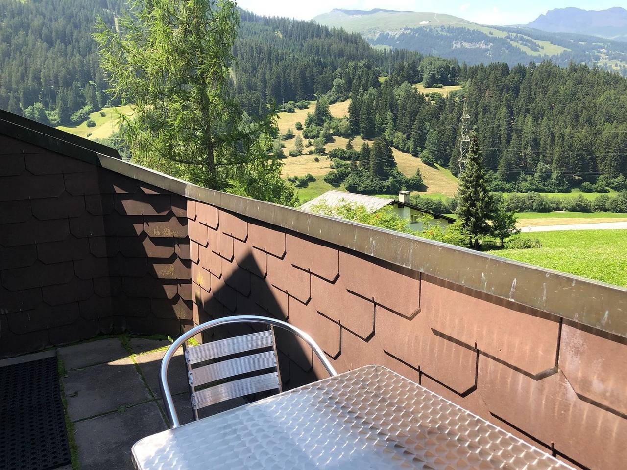 Ganze Ferienwohnung, Cadras 23 - 2 Zimmerwohnung - 4 Betten in Tinzen, Surses