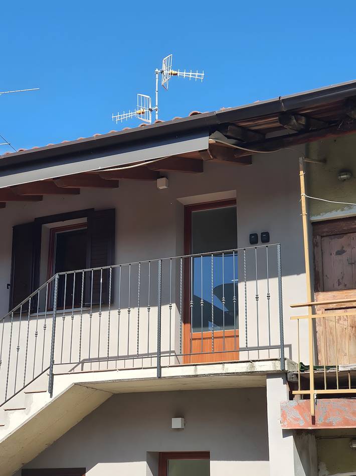 'La Cà De' Mi Vecc' con terrazza privata e Wi-Fi in Fino Mornasco, Provincia di Como
