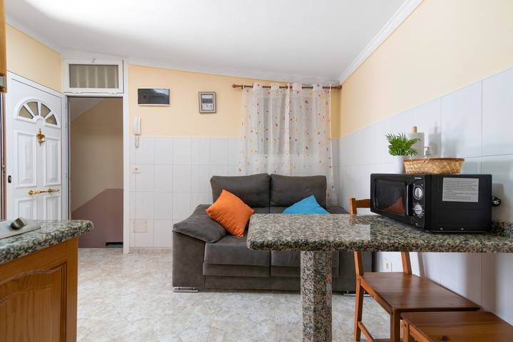Entire studio, Vacation Studio 'Casa Salma' with Wi-Fi in Maspalomas, San Bartolomé de Tirajana