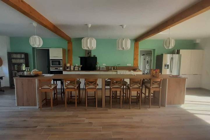Gîte pour 10 personnes, avec Terrasse et Sauna dans Morcenx-la-Nouvelle