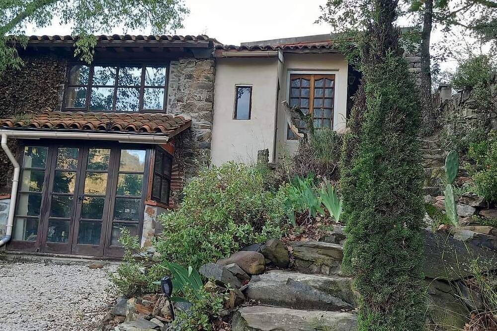 Grange indépendante dans un Mas catalan en pleine nature. Coin salon, cuisine... in Boule-d'Amont, Région de Prades