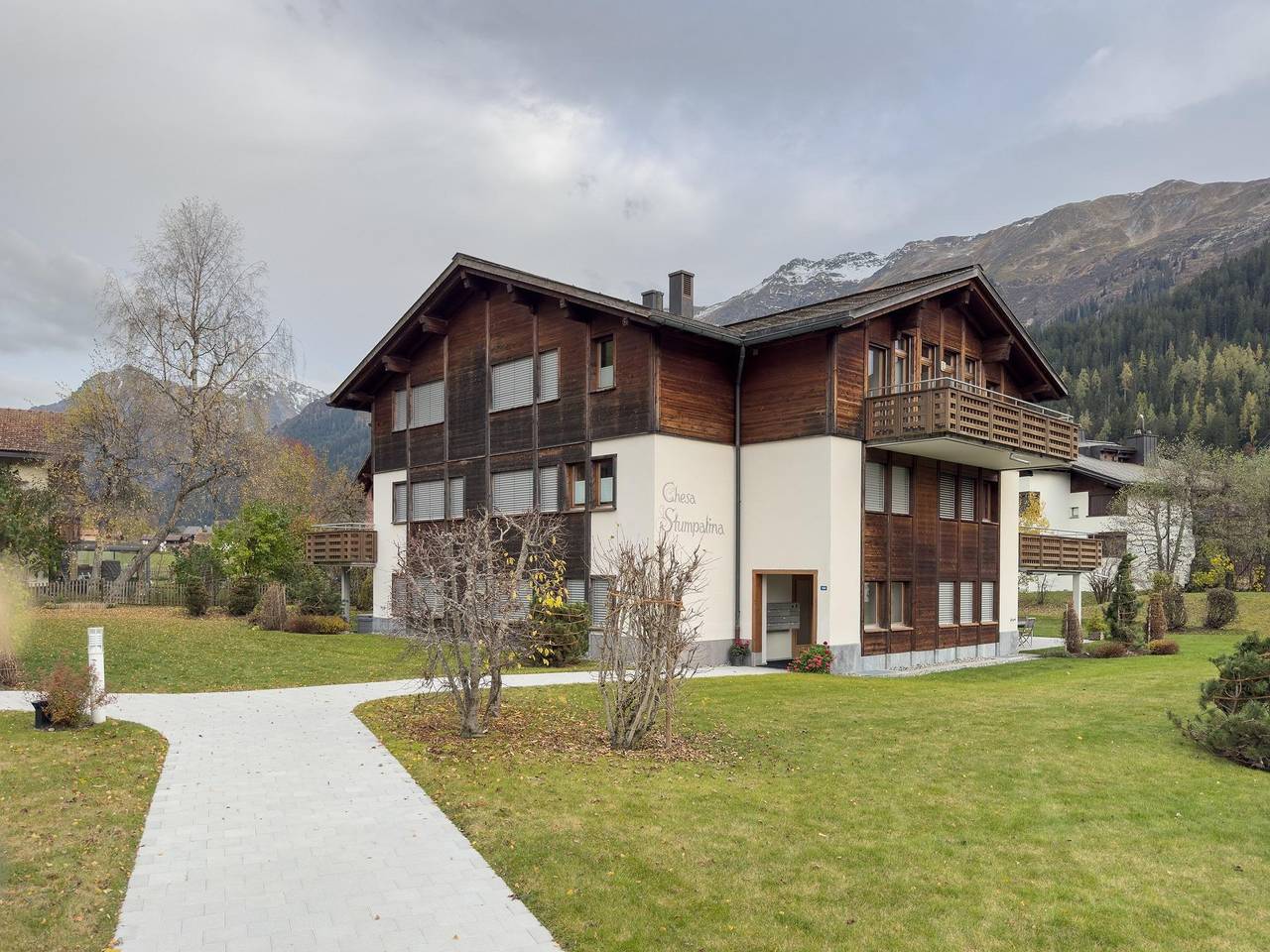 Ganze Ferienwohnung, Bergparadies im Laub B5 in Klosters-Serneus, Davos Prättigau