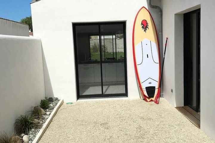 Location de vacances pour 9 personnes, avec Terrasse et Jardin dans Plage Du Gros Jonc Le Bois Plage En Re