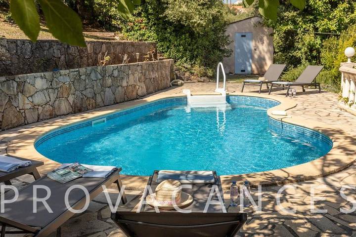 Chalet para 6 personas, con jardín y piscina - 1