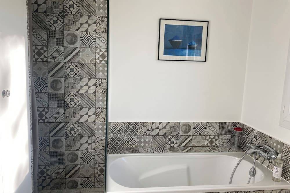 House in a listed natural site. Relaxation and connection to Nature guaranteed! in Courmes, Cannes region