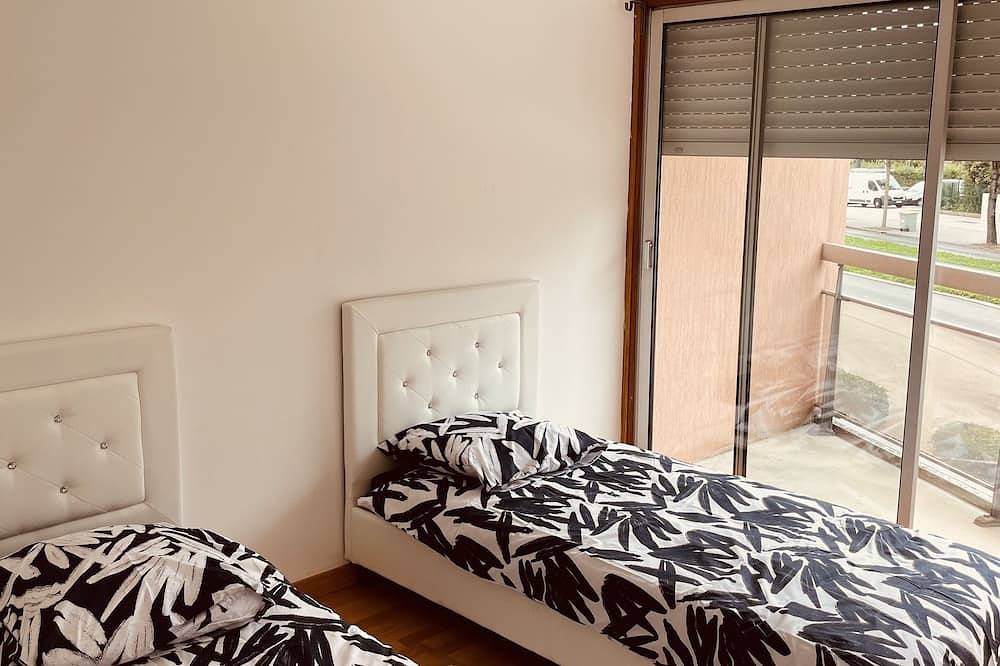 Entire apartment, Apartment with private parking in Dijon, Dijon region
