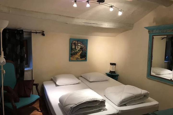 Location de vacances pour 12 personnes, avec terrasse et jardin à Le Martinet - 2