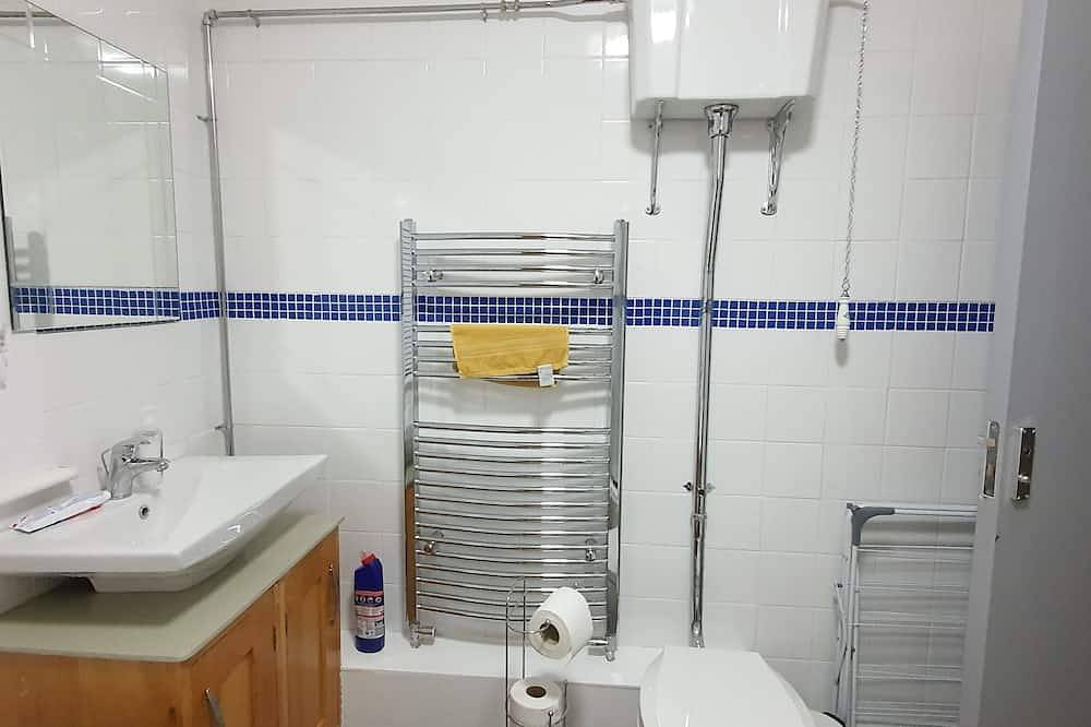 Entire apartment, Grace Apartments - Living Waters 1 in Ashford, Ashford region