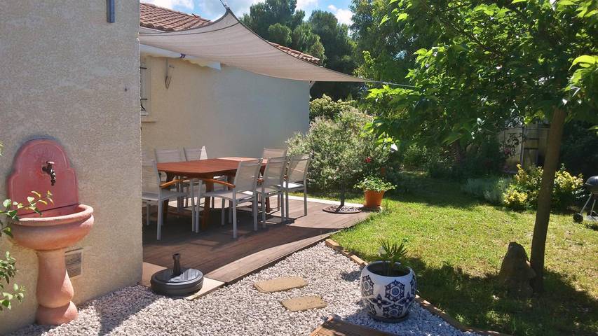 Gîte pour 8 personnes, avec jardin ainsi que terrasse et piscine, animaux acceptés à Canet (Hérault) - 2
