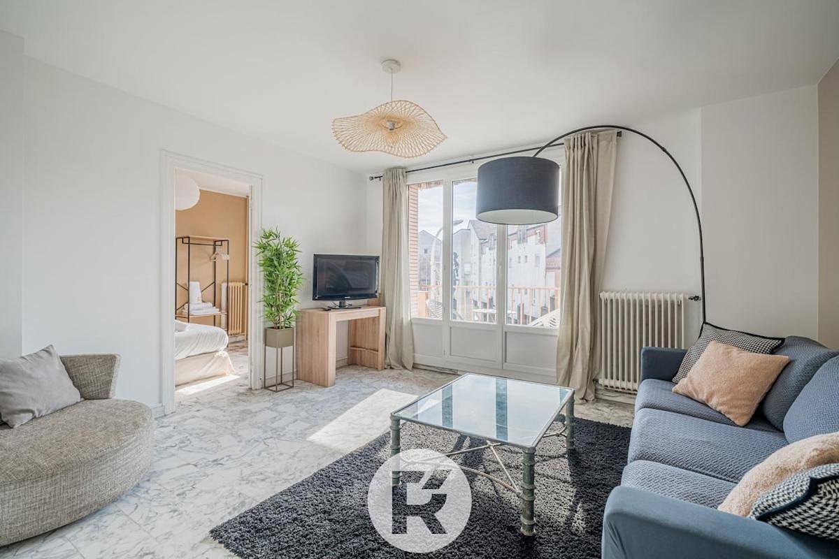 Appartement entier, Three-Bedroom Apartment in L'Isère, Isère
