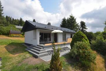 Ferienhaus für 4 Personen, mit Garten und Sauna in Suhl
