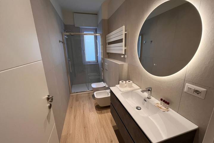 Appartamento intero, GuestHost - New! Apt in zona Darsena a 2 passi dai Navigli! x4 in Milano, Provincia di Milano