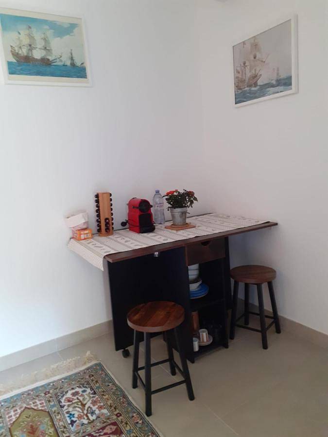 Gîte pour 3 personnes, avec terrasse à Montaud