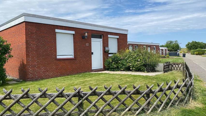 Ferienhaus für 4 Personen, mit Garten und Pool in Dornumersiel