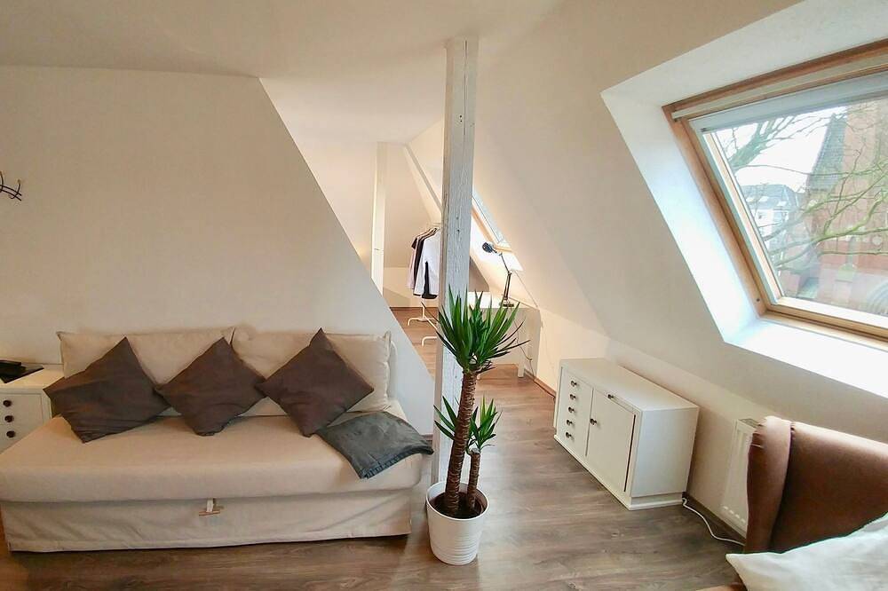 Entire apartment, Studio-City-Private Bathroom-City view in Mitte Bochum, Bochum