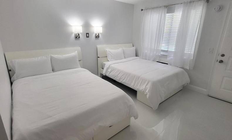 Hotel para 4 personas, con piscina - 1