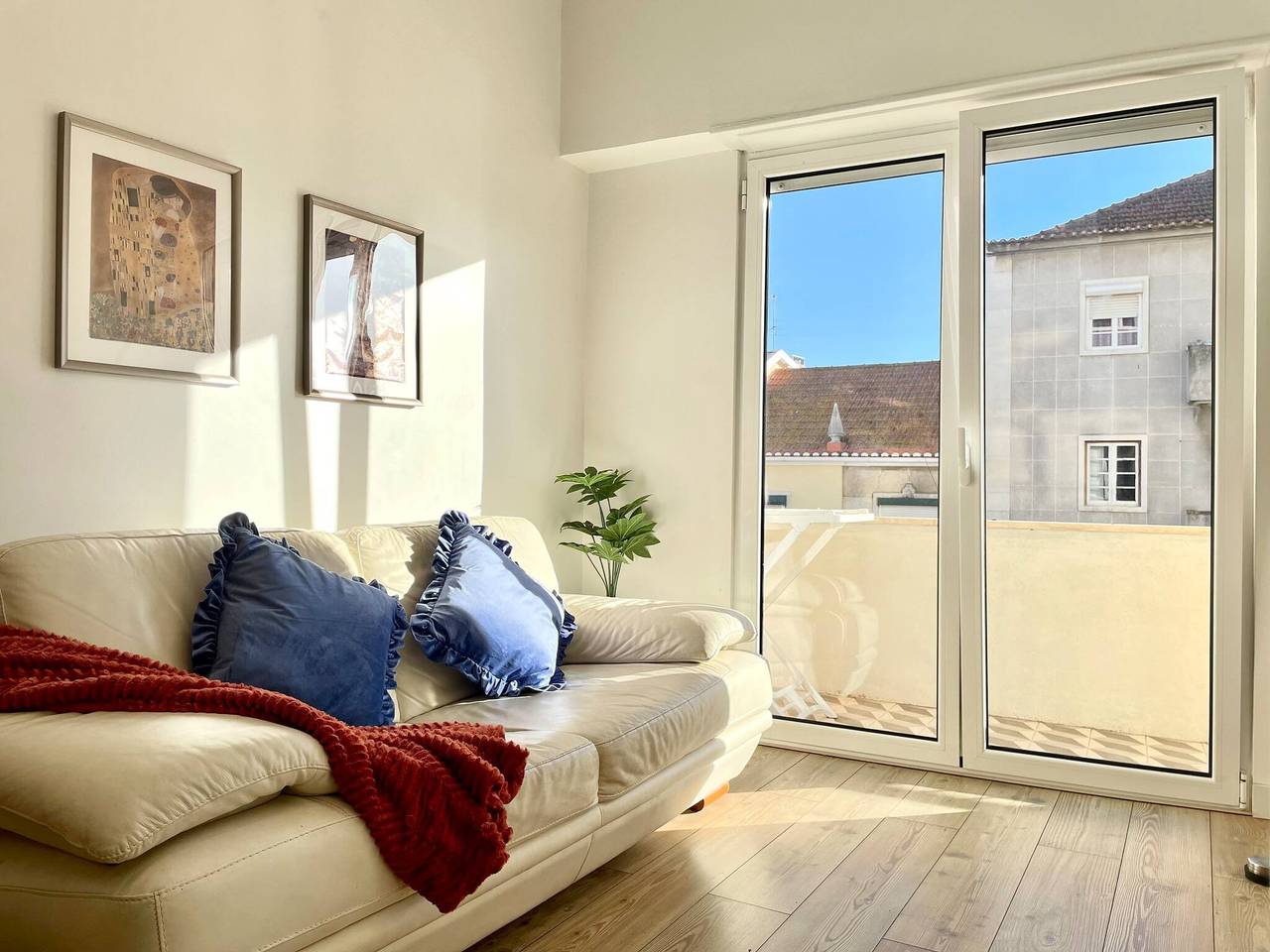 Apartamento entero, Encantador apartamento de 2 dormitorios en Almada, cerca de Lisboa in Almada, Halbinsel von Setúbal