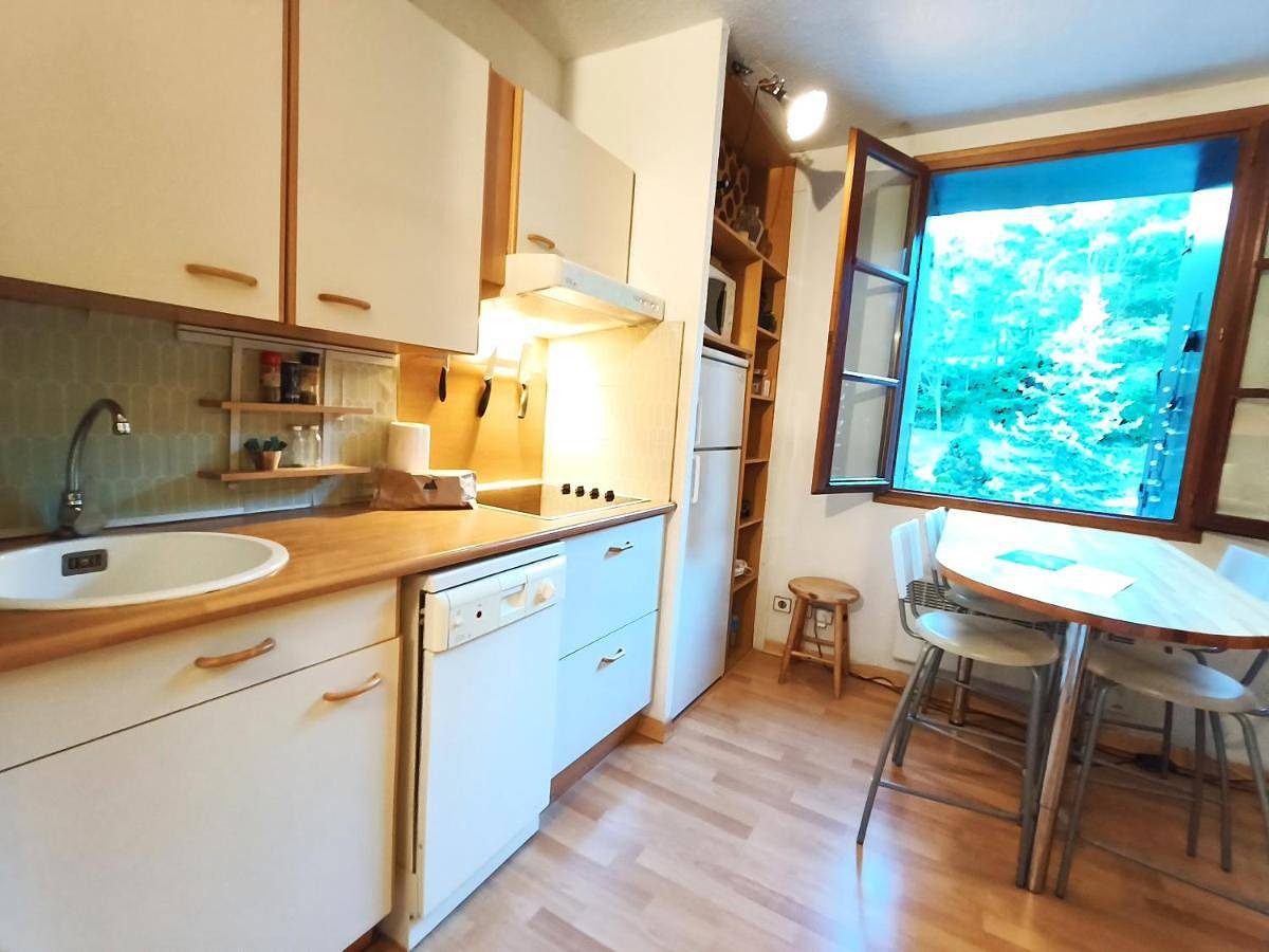 Appartement entier, Estudio con piscina en Enveitg in Enveitg, Parc naturel régional des Pyrénées catalanes