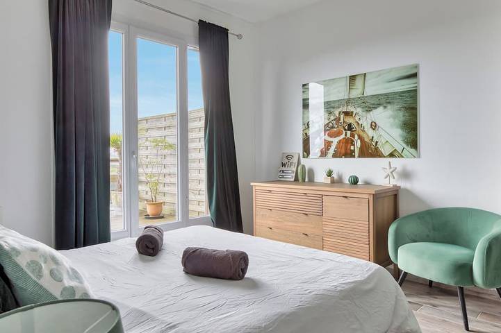 Appartement entier, Le Léon Gambetta, appartement avec terrasse vue mer in Dieppe, Région de Dieppe