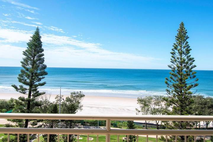 Holiday rental for 4 people, with sauna and hot tub as well as garden and pool in Surfers Paradise