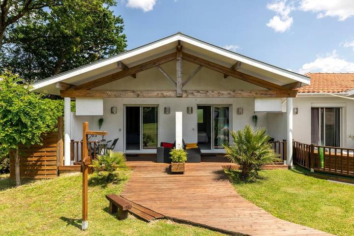 Chambre d’hôte pour 6 personnes, avec piscine ainsi que jardin et jacuzzi, adapté aux familles dans les Landes - 3