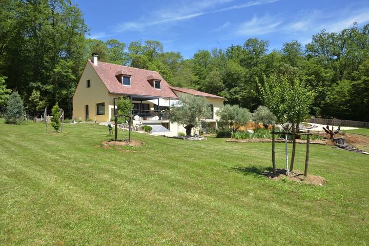 Location de vacances pour 2 personnes, avec jardin à Les Eyzies-de-Tayac-Sireuil