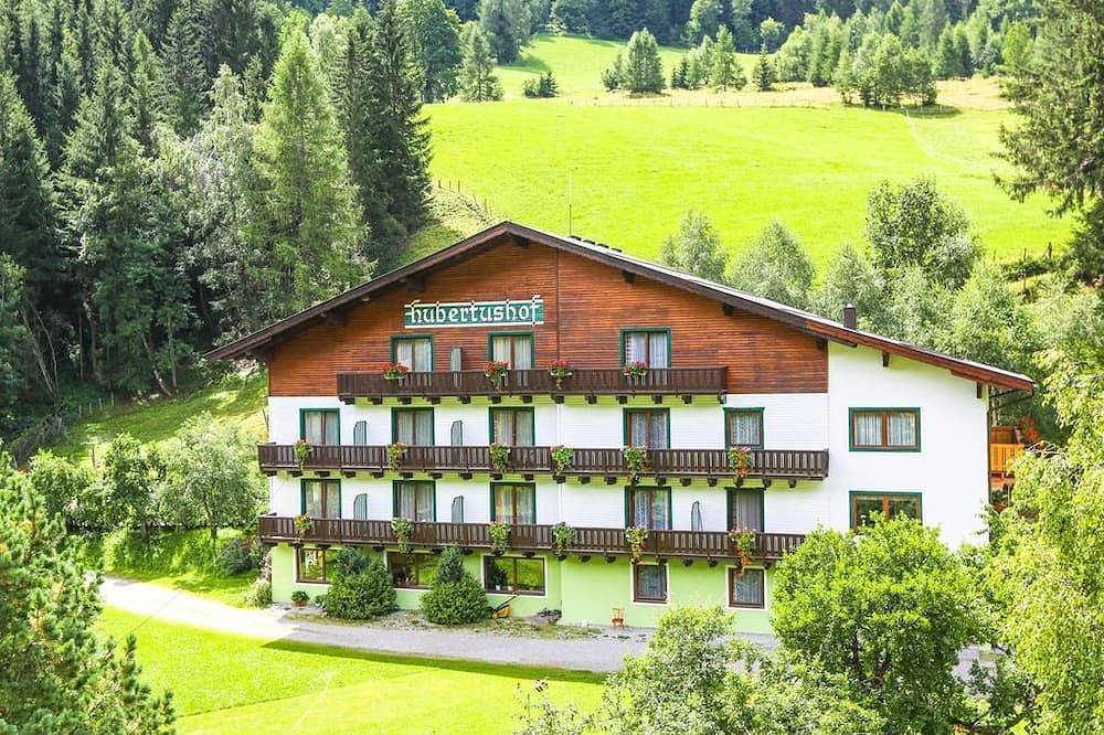 Familienzimmer - Hubertushof Beim Römerbad in Bad Kleinkirchheim, Nockberge