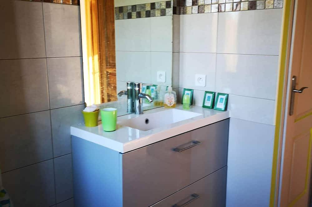 Aussergewöhnliche Standort: Grosse Villa 8 Betten, Swimmingpool 15x5M, Sauna in Le Val, Brignoles Region